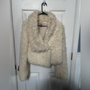 Decree Waist Length Coat. Faux Fur Off-White Color. SZ M.